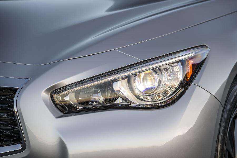 Детали экстерьера Infiniti Q50 3.0t Signature Edition 2017 года  (NA) (фото 8 из 14)